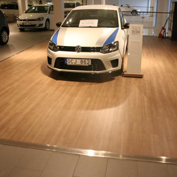 HTL_Commercial_VW-Showroom - 2013_SE_REF4