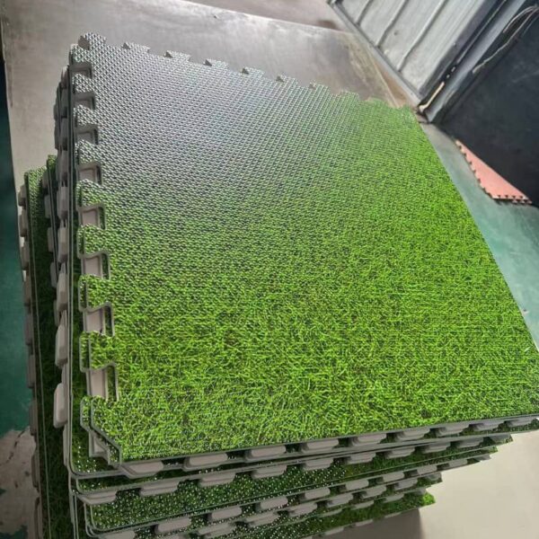 Grass Mat Interlocking Floor Tiles – Soft Artificial Grass Carpet – Multipurpose Foam Tile Flooring